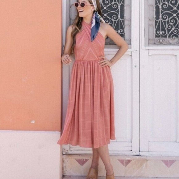 Gal Meets Glam Dresses & Skirts - Gal Meets Glam Mia Twist Crossneck Halter Dress